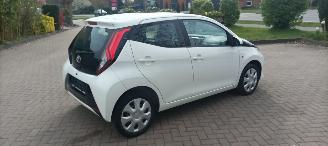 Toyota Aygo Aygo X Facelift 1.0VVT-i 5-deurs Airconditioning Led Dagrijverlichting Led achterlichten Elektrische ramen Elektrische-spiegels met verwarming Centrale vergrendeling met afstandsbediening Hoogglans buiten design picture 6