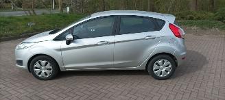 Ford Fiesta 1.5-diesel Led-dagrijverlichting Airconditioning Stoelverwarming Lichtautomaat Leren Stuurwiel Radio -usb Elektrische ramen Elektrische inklapbare buitenspiegels met led verlichting Parkeersensoren voor en achter picture 10