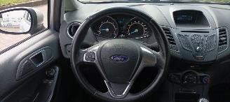 Ford Fiesta 1.5-diesel Led-dagrijverlichting Airconditioning Stoelverwarming Lichtautomaat Leren Stuurwiel Radio -usb Elektrische ramen Elektrische inklapbare buitenspiegels met led verlichting Parkeersensoren voor en achter picture 22