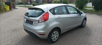 Ford Fiesta 1.5-diesel Led-dagrijverlichting Airconditioning Stoelverwarming Lichtautomaat Leren Stuurwiel Radio -usb Elektrische ramen Elektrische inklapbare buitenspiegels met led verlichting Parkeersensoren voor en achter picture 5