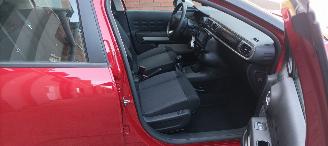 Citroën C3 1.2-benzine Led-Koplampen Led-dagrijverlichting Airconditioning Stoelverwarming cruisecontrol Dab Radio elektrische buitenspiegels met verwarming Elektrische ramen centrale vergrendeling met afstandsbediening Start-Stop systeem Drivelane assistent mistlam picture 16
