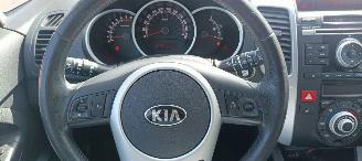 Kia Venga 1.6-16v Benzine Automatik Keyless-entry Climatecontrol Stoelverwarming Privacyglas leren stuurwiel mistlampen Parkeersensoren Trekhaak picture 21