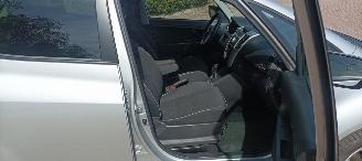 Kia Venga 1.6-16v Benzine Automatik Keyless-entry Climatecontrol Stoelverwarming Privacyglas leren stuurwiel mistlampen Parkeersensoren Trekhaak picture 11