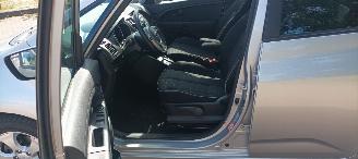 Kia Venga 1.6-16v Benzine Automatik Keyless-entry Climatecontrol Stoelverwarming Privacyglas leren stuurwiel mistlampen Parkeersensoren Trekhaak picture 19