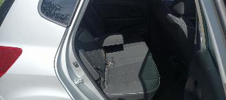 Kia Venga 1.6-16v Benzine Automatik Keyless-entry Climatecontrol Stoelverwarming Privacyglas leren stuurwiel mistlampen Parkeersensoren Trekhaak picture 13