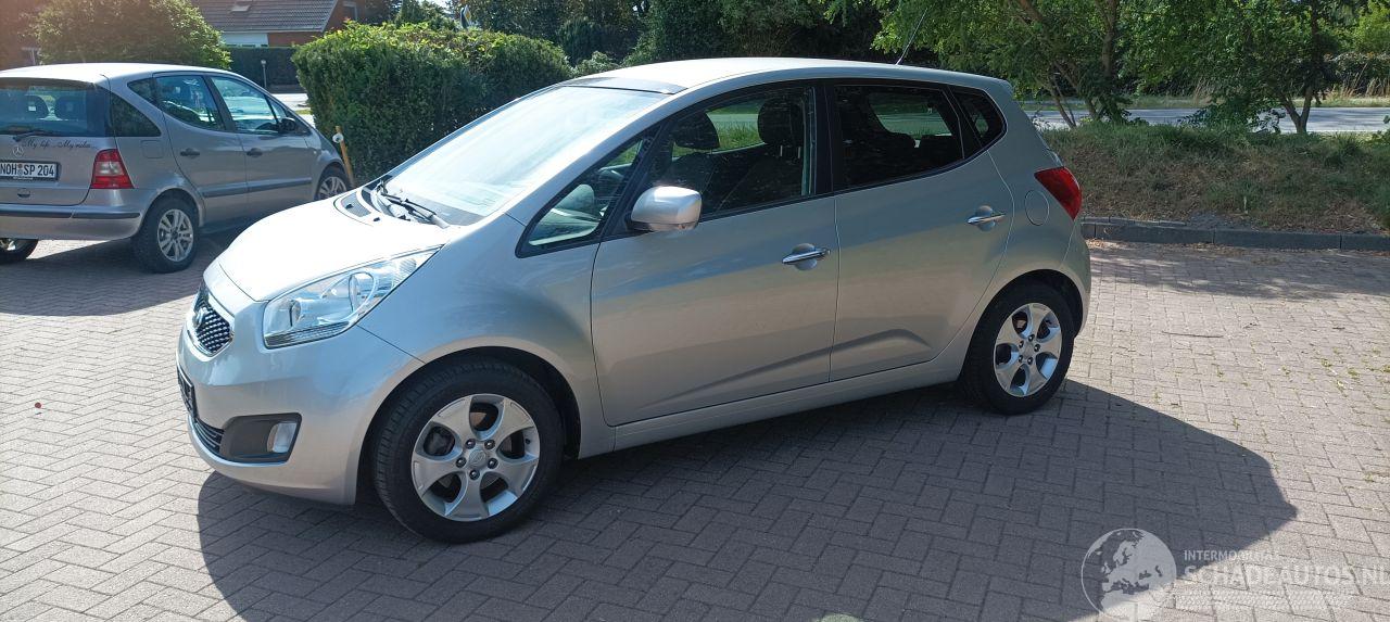 Kia Venga 1.6-16v Benzine Automatik Keyless-entry Climatecontrol Stoelverwarming Privacyglas leren stuurwiel mistlampen Parkeersensoren Trekhaak