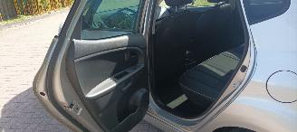 Kia Venga 1.6-16v Benzine Automatik Keyless-entry Climatecontrol Stoelverwarming Privacyglas leren stuurwiel mistlampen Parkeersensoren Trekhaak picture 15