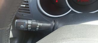 Kia Venga 1.6-16v Benzine Automatik Keyless-entry Climatecontrol Stoelverwarming Privacyglas leren stuurwiel mistlampen Parkeersensoren Trekhaak picture 22