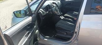 Kia Venga 1.6-16v Benzine Automatik Keyless-entry Climatecontrol Stoelverwarming Privacyglas leren stuurwiel mistlampen Parkeersensoren Trekhaak picture 18