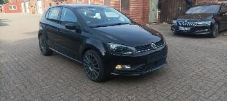 Voiture accidenté Volkswagen Polo TDI DPF Euro6 Bluemotion Climatecontrol Leder stuurwiel Regensensor StartStop LC9X DeepBlackMagicPearl 18-inch TecWheels 2016/2