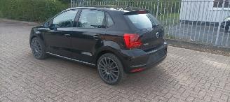 Volkswagen Polo TDI DPF Euro6 Bluemotion Climatecontrol Leder stuurwiel Regensensor StartStop LC9X DeepBlackMagicPearl 18-inch TecWheels picture 4