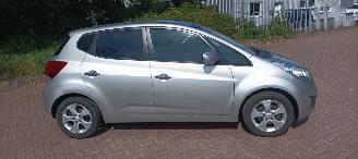 Kia Venga Bj 8-2013 1.6 Automaat Climatecontrol Stoelverwarming Lichtautomaat Privacyglas keyless Entry trekhaak picture 3