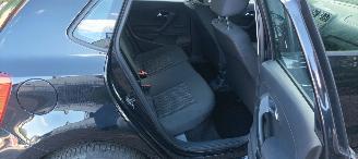 Volkswagen Polo Bj 3-2016 1.4 TDI euro6 Climatecontrol Stoelverwarming Regensensor leren stuurwiel mistlampen Elektrische ramen Elektrische-spiegels met verwarming Metallic Lak 18-inch velgen picture 17