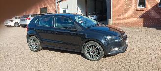 Volkswagen Polo Bj 3-2016 1.4 TDI euro6 Climatecontrol Stoelverwarming Regensensor leren stuurwiel mistlampen Elektrische ramen Elektrische-spiegels met verwarming Metallic Lak 18-inch velgen picture 9