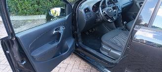 Volkswagen Polo Bj 3-2016 1.4 TDI euro6 Climatecontrol Stoelverwarming Regensensor leren stuurwiel mistlampen Elektrische ramen Elektrische-spiegels met verwarming Metallic Lak 18-inch velgen picture 13