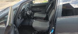 Mitsubishi Colt 1.3-16v Automaat 95pk Airco Lichtautomaat cruisecontrol Regensensor 4xElektrische ramen Elektrische-spiegels met verwarming Centrale vergrendeling met afstandsbediening Privacyglas leren stuurwiel mistlampen Metallic Lak Trekhaak  volledig Onderhouden! picture 12