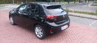 Opel Corsa 1.2-12v Navi Full-Led koplampen Cruisecontrol Achteruitrijcamera Drivelane assistent Stoelverwarming stuurwiel met verwarming Privacy glas Regensensor Automatisch dimmende binnenspiegel Parkeersensoren Elektrische buiten spiegels met verwarming 16-inch Sp picture 4