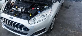 Ford Fiesta 1.5-TDCI Airconditioning Stoelverwarming leren stuurwiel Parkeersensoren picture 17