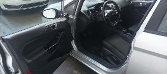Ford Fiesta 1.5-TDCI Airconditioning Stoelverwarming leren stuurwiel Parkeersensoren picture 6