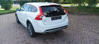 Volvo V-60 Cross-Country 2.4-Automaat 190pk 4x4 Navigatie Xenon Leder Climatecontrol CruiseControl Stoelverwarming Lichtautomaat cruisecontrol Privacyglas Led Dagrijverlichting Led achterlichten  Trekhaak picture 6