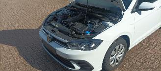 Volkswagen Polo Bj:01-2026 1.0-Benzine Full-Led koplampen Digitaal Dashboard Stoelverwarming Lichtautomaat cruisecontrol Dab Radio Parkeersensoren voor en achter Elektrische ramen 4x elektrische buitenspiegels met verwarming Start-Stop Drivelane picture 31