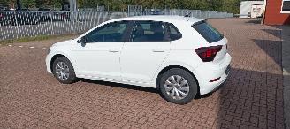 Volkswagen Polo Bj:01-2026 1.0-Benzine Full-Led koplampen Digitaal Dashboard Stoelverwarming Lichtautomaat cruisecontrol Dab Radio Parkeersensoren voor en achter Elektrische ramen 4x elektrische buitenspiegels met verwarming Start-Stop Drivelane picture 3