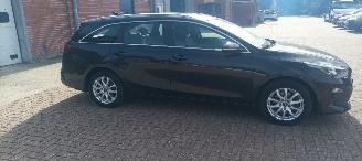 Kia Ceed Bj:09-2018 1.6 CRDI 136pk Full-Led Navigatie Leder Memory Sportstoelen Blindspot systeem JBL Sound Elektrische achterklep picture 10