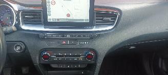 Kia Ceed Bj:09-2018 1.6 CRDI 136pk Full-Led Navigatie Leder Memory Sportstoelen Blindspot systeem JBL Sound Elektrische achterklep picture 29