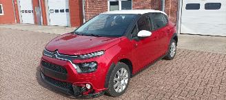 Unfallwagen Citroën C3 Bj: 11-2022 1.2 Benzine Opf Airconditioning Stoelverwarming cruisecontrol Dab Radio elektrische buitenspiegels met verwarming Centrale vergrendeling met afstandsbediening Start-Stop systeem Drivelane Full led koplampen Led Dagrijverlichting 2 Tone metalli 2022/11