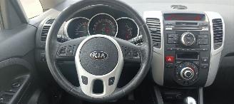 Kia Venga Bj: 08-2013 1.6 Benzine Automaat Climatecontrol Stoelverwarming Lichtautomaat Privacyglas keyless Entry 4xElektrische ramen Elektrische-spiegels met parkeerstand Mistlampen 16 inch kia velgen Trekhaak picture 19