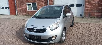Kia Venga Bj: 08-2013 1.6 Benzine Automaat Climatecontrol Stoelverwarming Lichtautomaat Privacyglas keyless Entry 4xElektrische ramen Elektrische-spiegels met parkeerstand Mistlampen 16 inch kia velgen Trekhaak picture 12