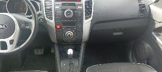 Kia Venga Bj: 08-2013 1.6 Benzine Automaat Climatecontrol Stoelverwarming Lichtautomaat Privacyglas keyless Entry 4xElektrische ramen Elektrische-spiegels met parkeerstand Mistlampen 16 inch kia velgen Trekhaak picture 20