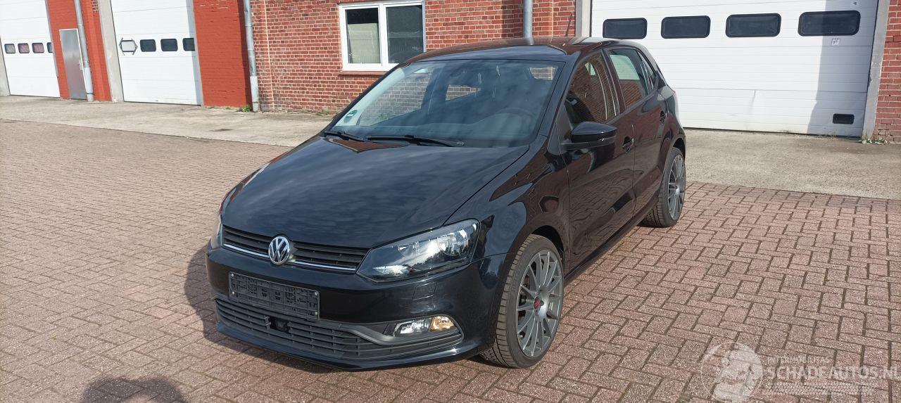 Volkswagen Polo Bj:03-2016 1.4 TDI DPF Euro6 Bluemotion Climatecontrol Stoelverwarming leren stuurwiel mistlampen Elektrische ramen Elektrische-spiegels met verwarming Centrale vergrendeling met afstandsbediening Start-Stop systeem regensensor front Radar