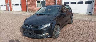 Voiture accidenté Volkswagen Polo Bj:03-2016 1.4 TDI DPF Euro6 Bluemotion Climatecontrol Stoelverwarming leren stuurwiel mistlampen Elektrische ramen Elektrische-spiegels met verwarming Centrale vergrendeling met afstandsbediening Start-Stop systeem regensensor front Radar 2016/3