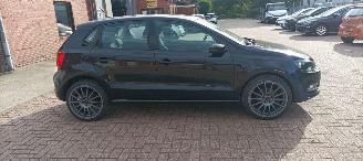 Volkswagen Polo Bj:03-2016 1.4 TDI DPF Euro6 Bluemotion Climatecontrol Stoelverwarming leren stuurwiel mistlampen Elektrische ramen Elektrische-spiegels met verwarming Centrale vergrendeling met afstandsbediening Start-Stop systeem regensensor front Radar picture 9