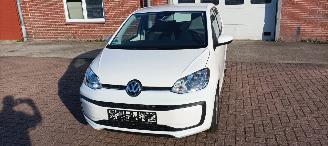 Volkswagen Up! Bj:08-2019 Move Up! 1.0-mpi Airconditioning Navigatie-Houder Cruisecontrol Drivelane assistent Lichtautomaat Regensensor Boordcomputer Elektrische ramen Centrale vergrendeling met afstandsbediening Start-Stop systeem 15-inch velgen Parkeersensoren Led-dag picture 13