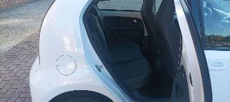Volkswagen Up! Bj:08-2019 Move Up! 1.0-mpi Airconditioning Navigatie-Houder Cruisecontrol Drivelane assistent Lichtautomaat Regensensor Boordcomputer Elektrische ramen Centrale vergrendeling met afstandsbediening Start-Stop systeem 15-inch velgen Parkeersensoren Led-dag picture 21