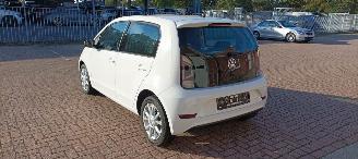 Volkswagen Up! Bj:08-2019 Move Up! 1.0-mpi Airconditioning Navigatie-Houder Cruisecontrol Drivelane assistent Lichtautomaat Regensensor Boordcomputer Elektrische ramen Centrale vergrendeling met afstandsbediening Start-Stop systeem 15-inch velgen Parkeersensoren Led-dag picture 4