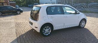 Volkswagen Up! Bj:08-2019 Move Up! 1.0-mpi Airconditioning Navigatie-Houder Cruisecontrol Drivelane assistent Lichtautomaat Regensensor Boordcomputer Elektrische ramen Centrale vergrendeling met afstandsbediening Start-Stop systeem 15-inch velgen Parkeersensoren Led-dag picture 8