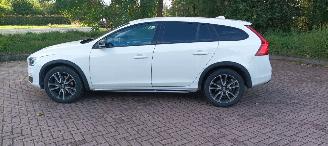 Volvo V-60 Bj:11-2016 Cross Country 2.4 5cil Diesel 190pk 4x4 Automatik Navigatie Xenon Led Climatecontrol CruiseControl Stoelverwarming Lichtautomaat Privacyglas Regensensor Trekhaak picture 8
