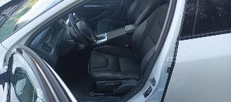 Volvo V-60 Bj:11-2016 Cross Country 2.4 5cil Diesel 190pk 4x4 Automatik Navigatie Xenon Led Climatecontrol CruiseControl Stoelverwarming Lichtautomaat Privacyglas Regensensor Trekhaak picture 21