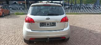 Kia Venga Bj:08-2013 Automatik 1.6-16v 125pk Climatecontrol Stoelverwarming Lichtautomaat 4xElektrische ramen Elektrische-spiegels met verwarming en automatische inklapbaar Privacyglas keyless Entry trekhaak Parkeersensoren mistlampen Metallic Lak picture 5
