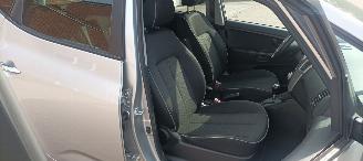 Kia Venga Bj:08-2013 Automatik 1.6-16v 125pk Climatecontrol Stoelverwarming Lichtautomaat 4xElektrische ramen Elektrische-spiegels met verwarming en automatische inklapbaar Privacyglas keyless Entry trekhaak Parkeersensoren mistlampen Metallic Lak picture 24