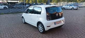 Volkswagen Up! Bj:08-2019 Move Up! 5drs Airconditioning Navigatie-Houder Cruisecontrol Bordcomputer Frontbrakeassistcamera Elektrische ramen Centrale vergrendeling met afstandsbediening Start-Stop systeem 15-inch velgen Parkeersensoren Led-dagrijverlichting picture 4