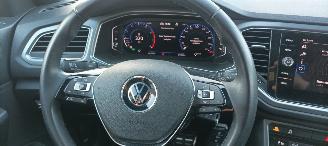 Volkswagen T-Roc Bj:06-2021 Active 1.5-TSI DSG 150pk Digital Cockpit Navigatie Drive modus Climatecontrol CruiseControl Stoelverwarming stuurwiel met verwarming Privacy glas Trekhaak Full-Led koplampen Led achterlichten zwart dakhemel Blindspot picture 27