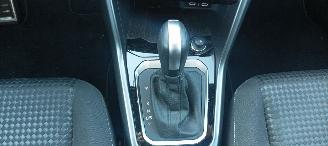 Volkswagen T-Roc Bj:06-2021 Active 1.5-TSI DSG 150pk Digital Cockpit Navigatie Drive modus Climatecontrol CruiseControl Stoelverwarming stuurwiel met verwarming Privacy glas Trekhaak Full-Led koplampen Led achterlichten zwart dakhemel Blindspot picture 30