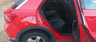 Volkswagen T-Roc Bj:06-2021 Active 1.5-TSI DSG 150pk Digital Cockpit Navigatie Drive modus Climatecontrol CruiseControl Stoelverwarming stuurwiel met verwarming Privacy glas Trekhaak Full-Led koplampen Led achterlichten zwart dakhemel Blindspot picture 22