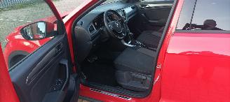 Volkswagen T-Roc Bj:06-2021 Active 1.5-TSI DSG 150pk Digital Cockpit Navigatie Drive modus Climatecontrol CruiseControl Stoelverwarming stuurwiel met verwarming Privacy glas Trekhaak Full-Led koplampen Led achterlichten zwart dakhemel Blindspot picture 15