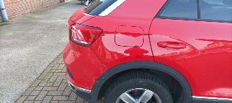 Volkswagen T-Roc Bj:06-2021 Active 1.5-TSI DSG 150pk Digital Cockpit Navigatie Drive modus Climatecontrol CruiseControl Stoelverwarming stuurwiel met verwarming Privacy glas Trekhaak Full-Led koplampen Led achterlichten zwart dakhemel Blindspot picture 34