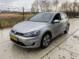 skadebil auto Volkswagen e-Golf 100 kWh -LED-NAVI-PDC 2019/1